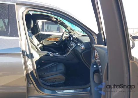 2017 Mercedes-Benz Glc 300 z USA, uszkodzony, nr VIN WDC0G4JB7HF196203